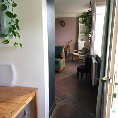 Maisonnette De Campagne Avec Jardin